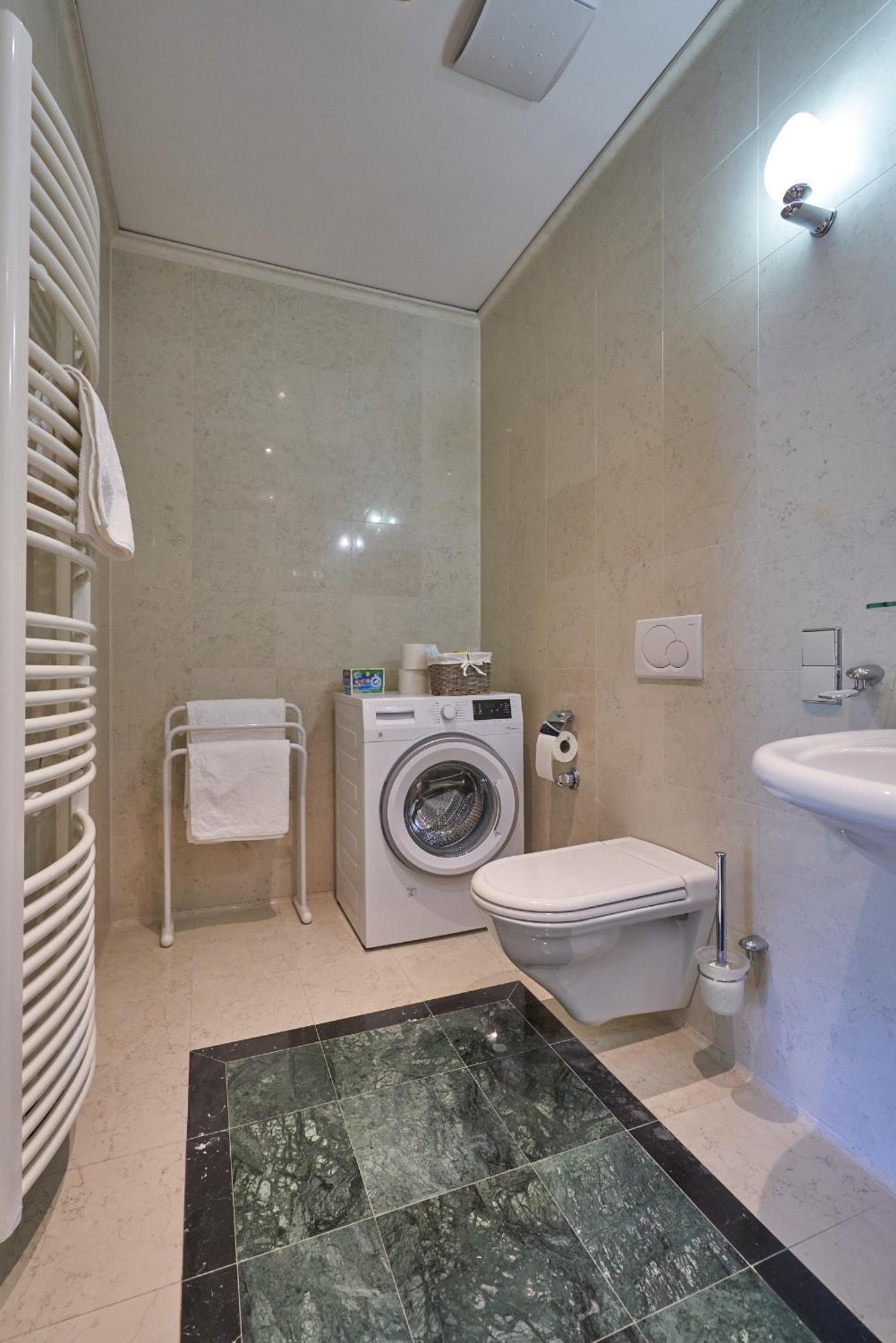 Big Apartment In Guesthouse 巴登 外观 照片
